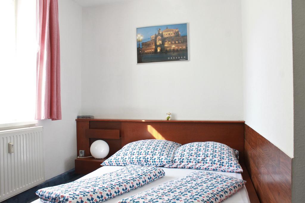 Pension Pieschen Dresden Exteriör bild