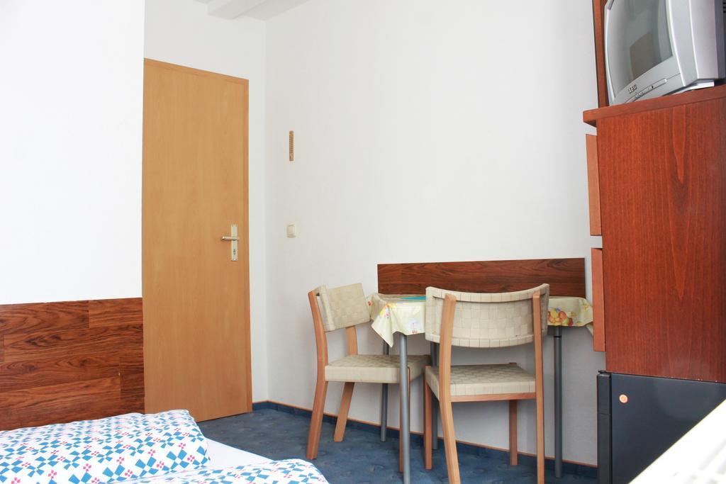 Pension Pieschen Dresden Exteriör bild