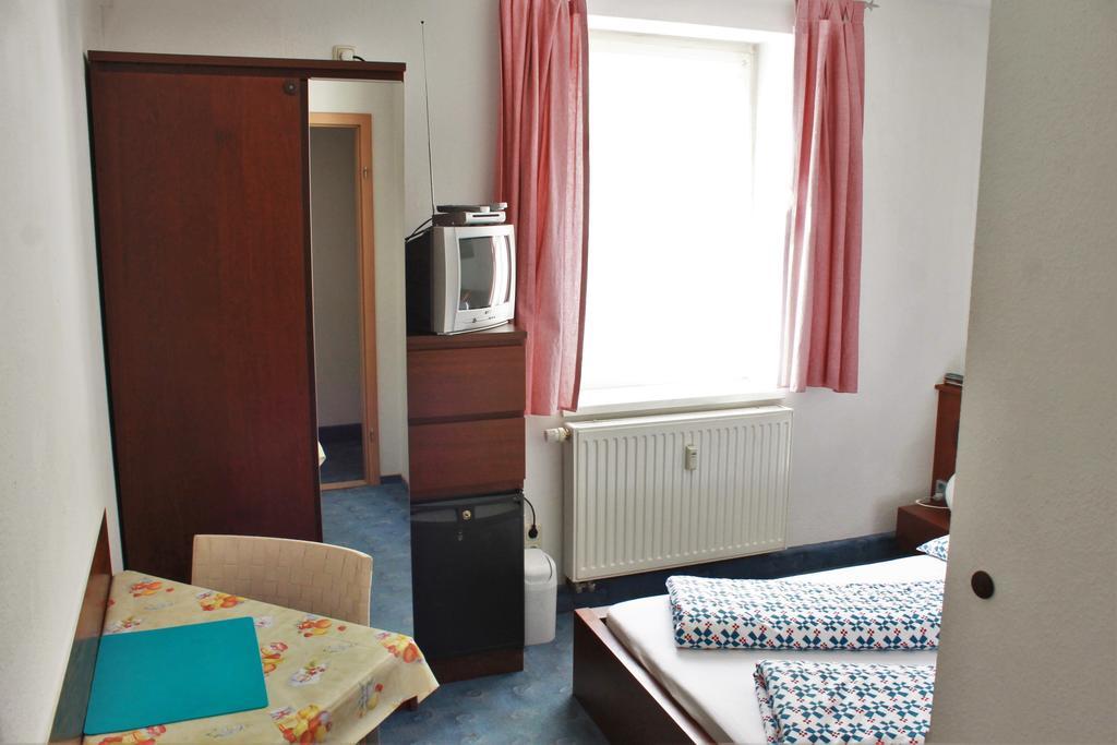 Pension Pieschen Dresden Exteriör bild