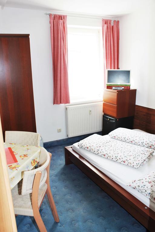 Pension Pieschen Dresden Exteriör bild