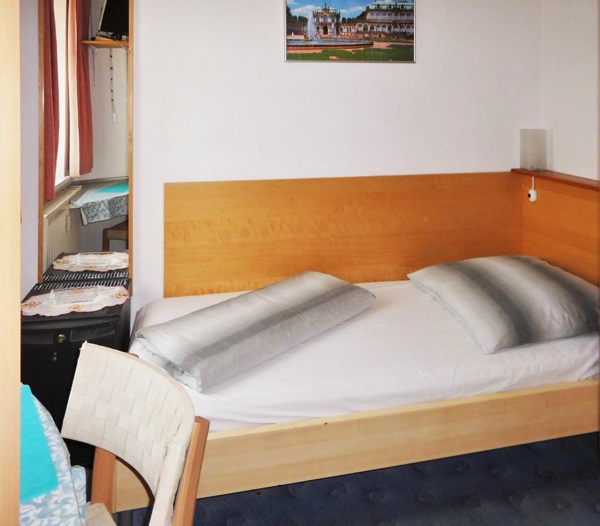 Pension Pieschen Dresden Exteriör bild